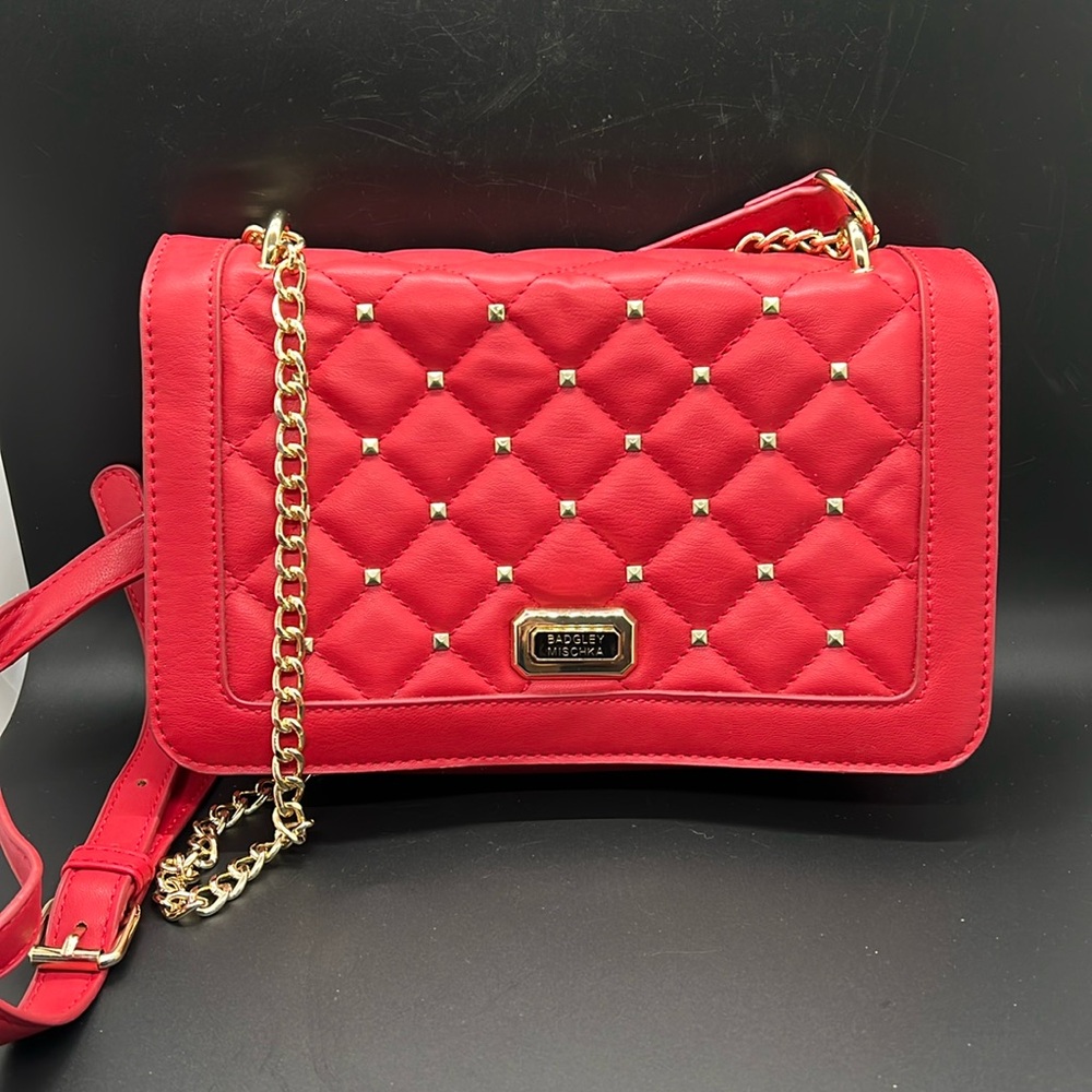 Badgley Mischka red vegan leather turn-lock crossbody bag in EUC